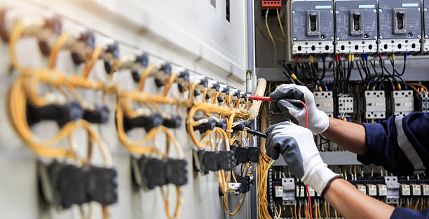 Professional Electrician technician working in Kennedale, TX